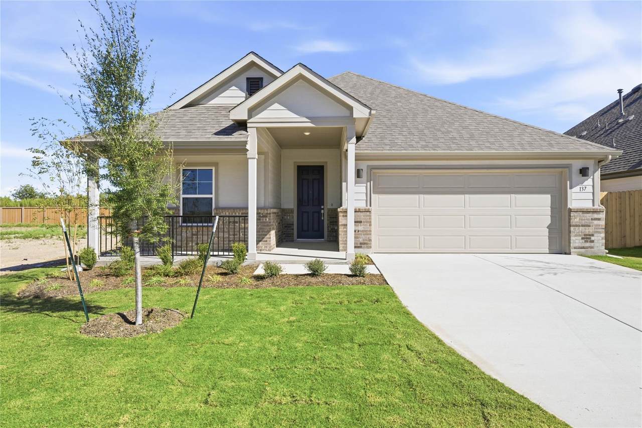 137 Greinert Dr - Photo 1