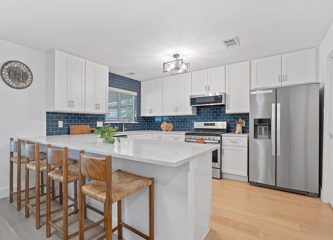 6008 Smith Oak Trl - Photo 1