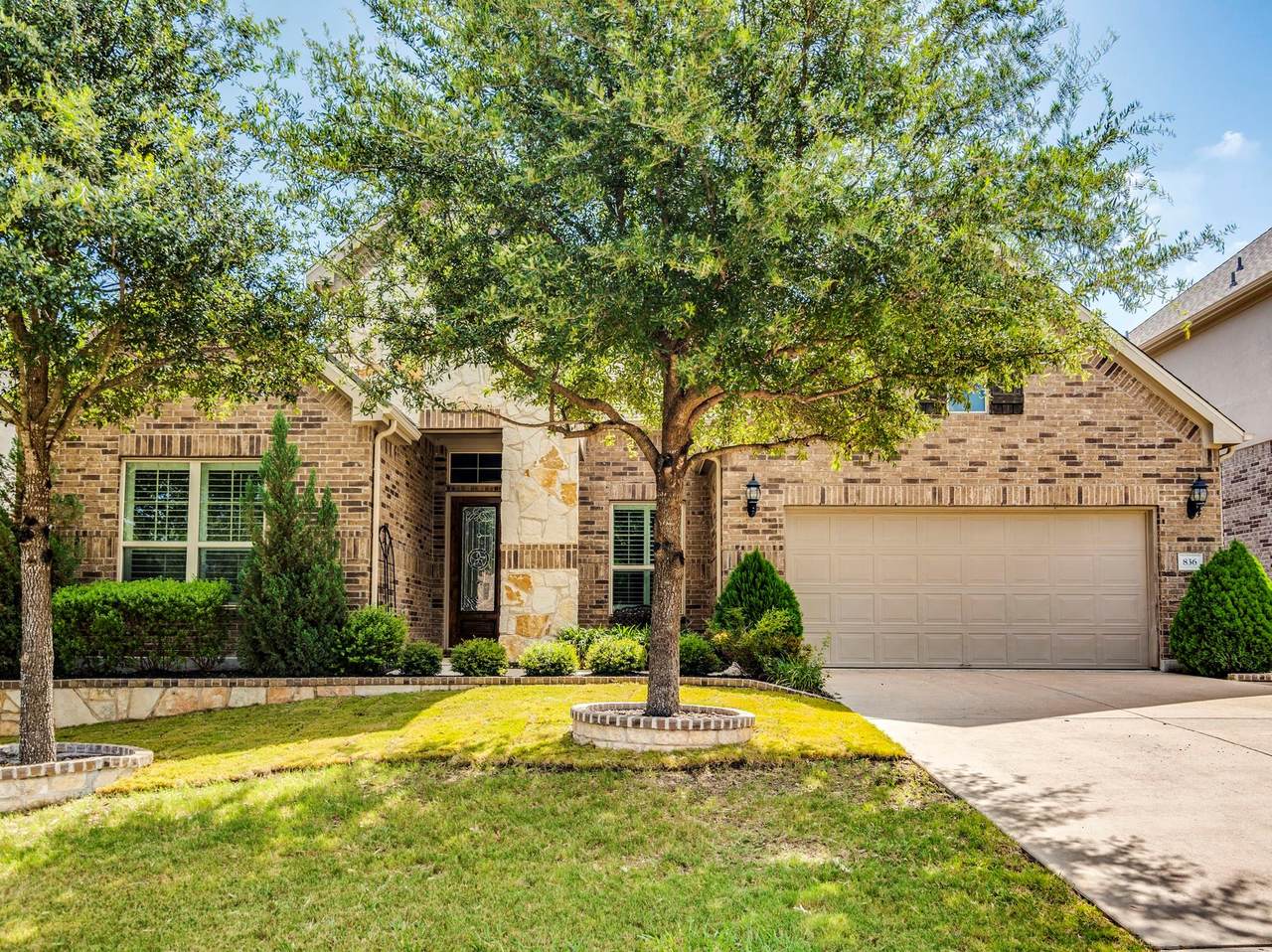 836 Richardson Ln - Photo 1