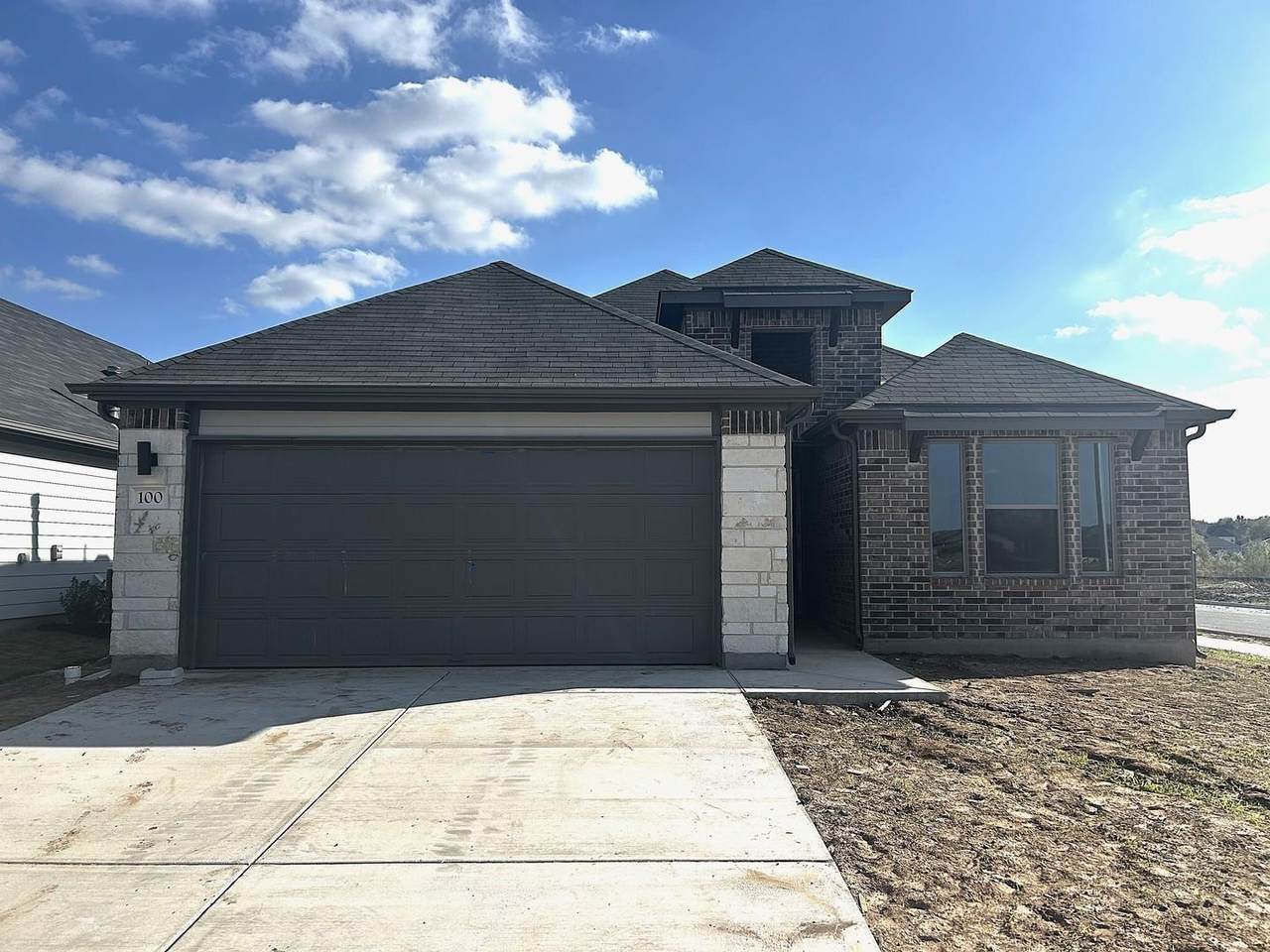 100 Mandeville Dr - Photo 1