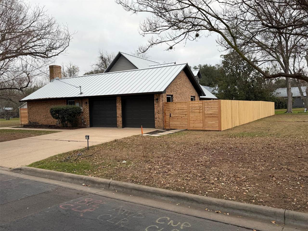 503 Elm St - Photo 1