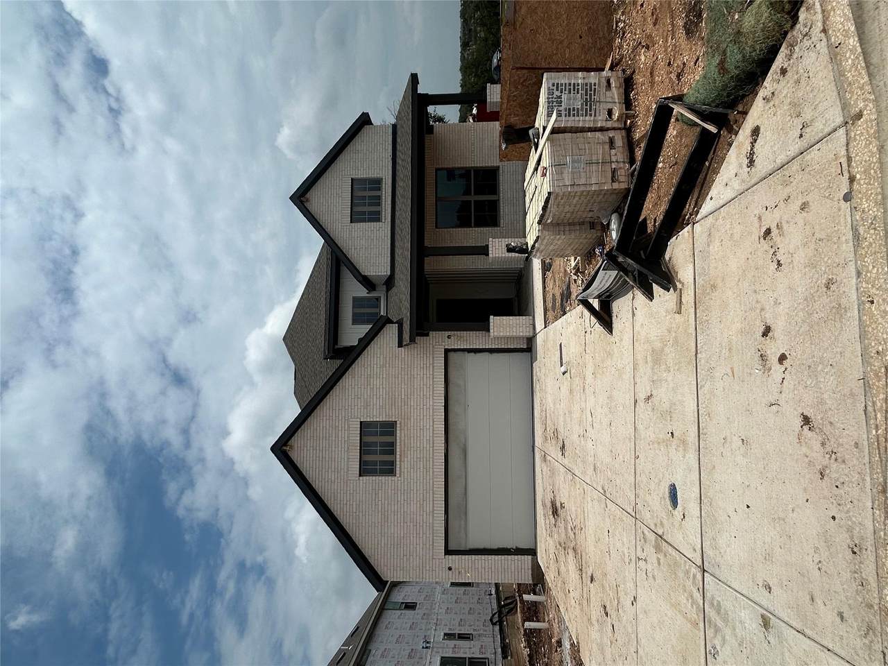 1437 Blue Moon Dr - Photo 1