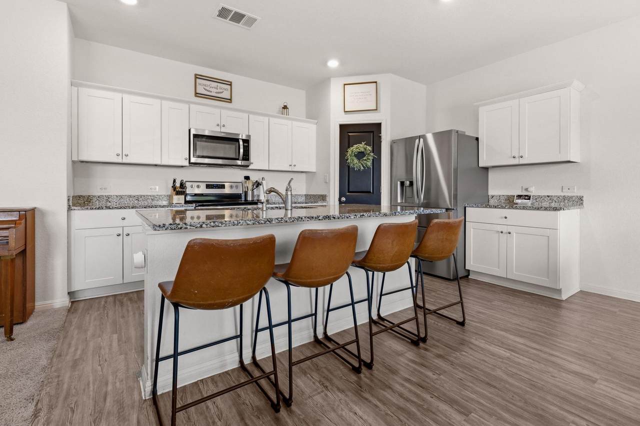 212 Wonderful Life Way - Photo 1