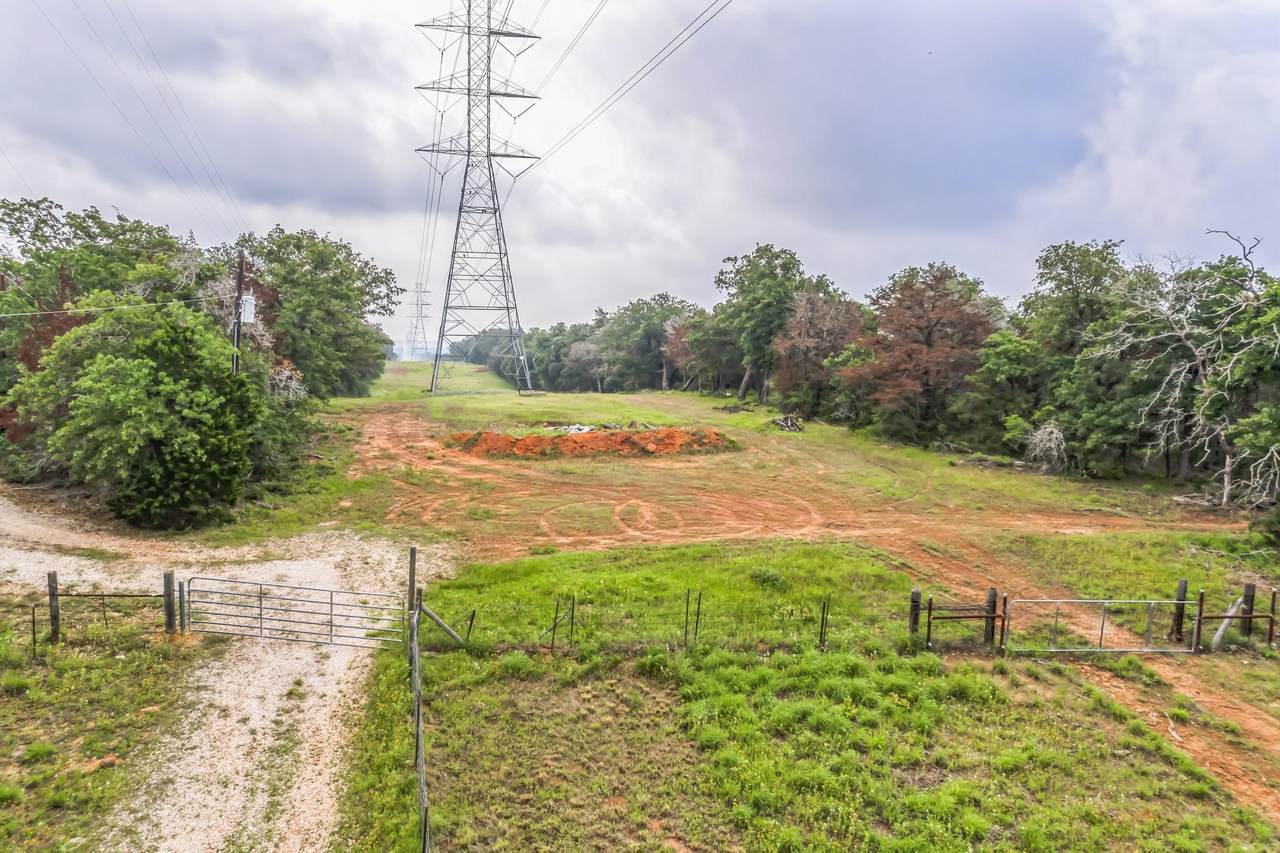 1360 Sand Hills Rd - Photo 1