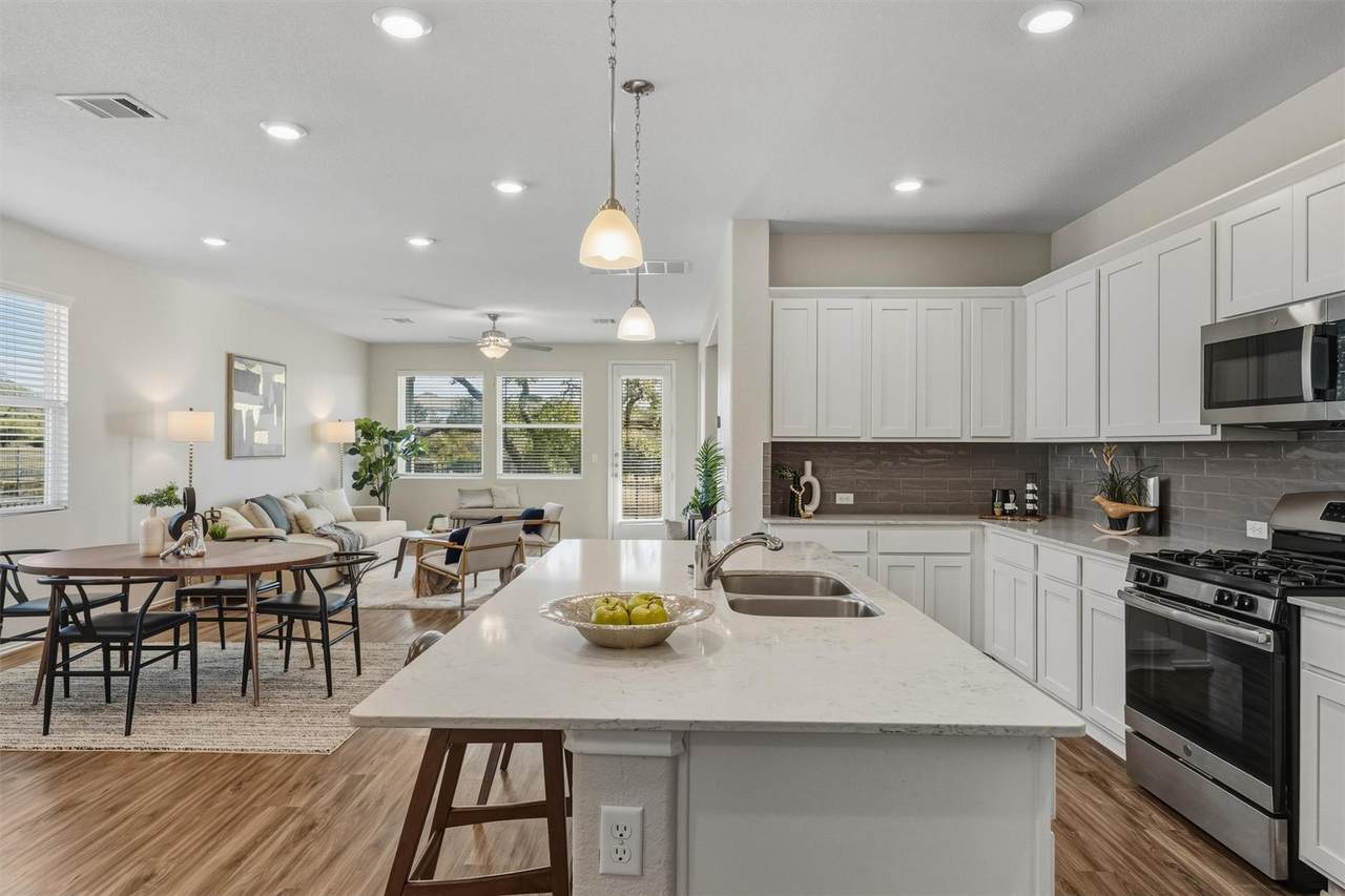316 Montauk Loop - Photo 1