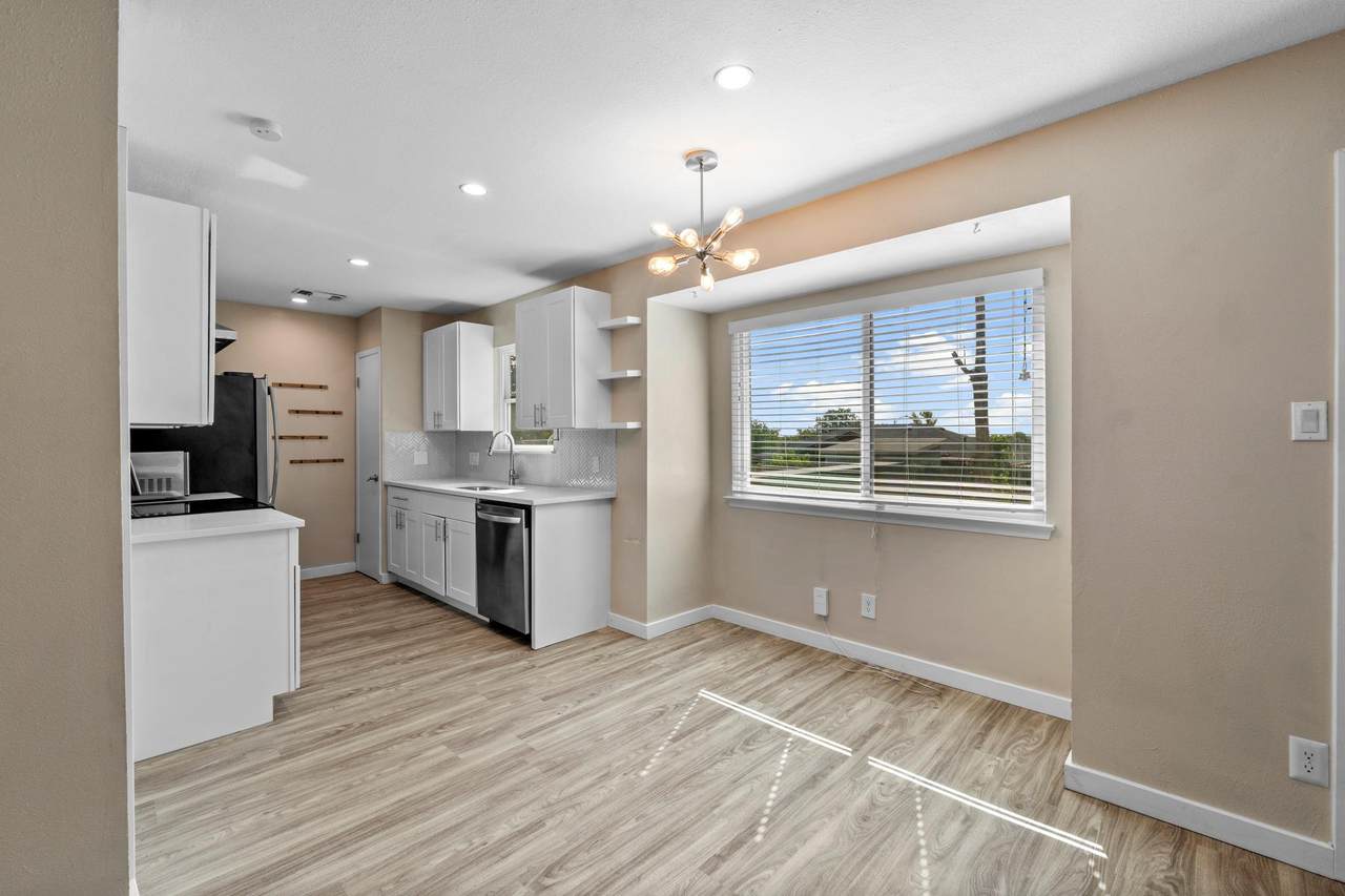 10107 Floyd Dr - Photo 1