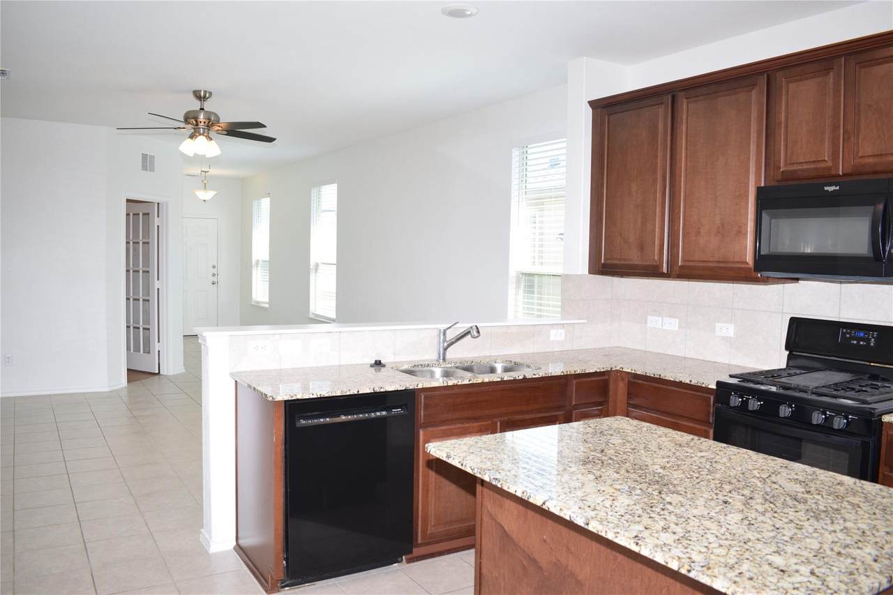 409 English Oak St - Photo 1