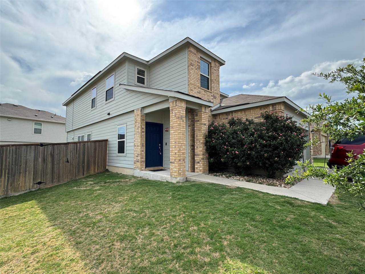 524 Circle Way - Photo 1