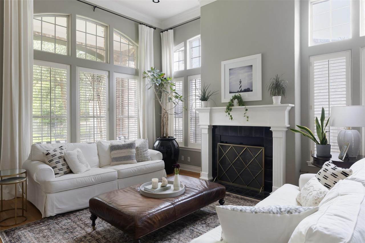 3313 Bridle Path - Photo 1