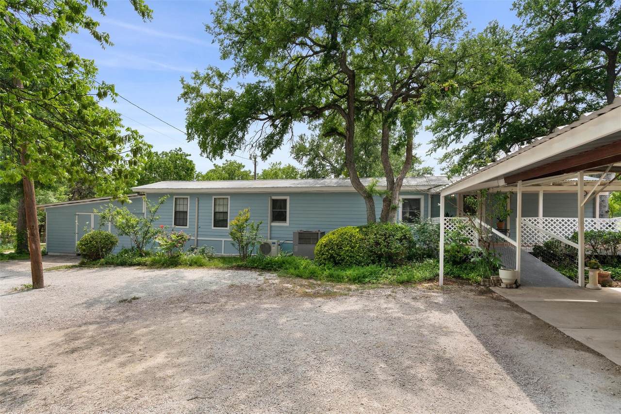 300 Corral Ln - Photo 1