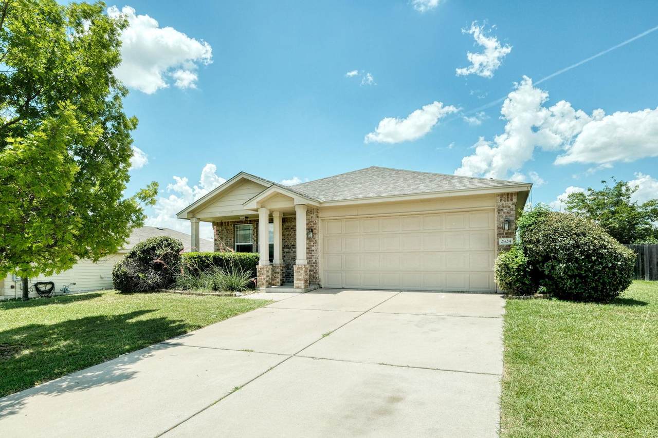 2824 Bluffstone Dr - Photo 1