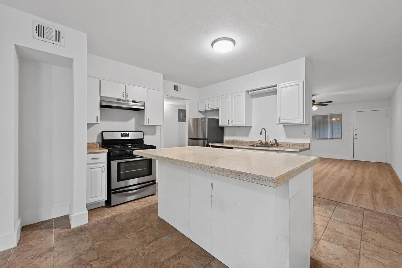 2303 Side Dr - Photo 1