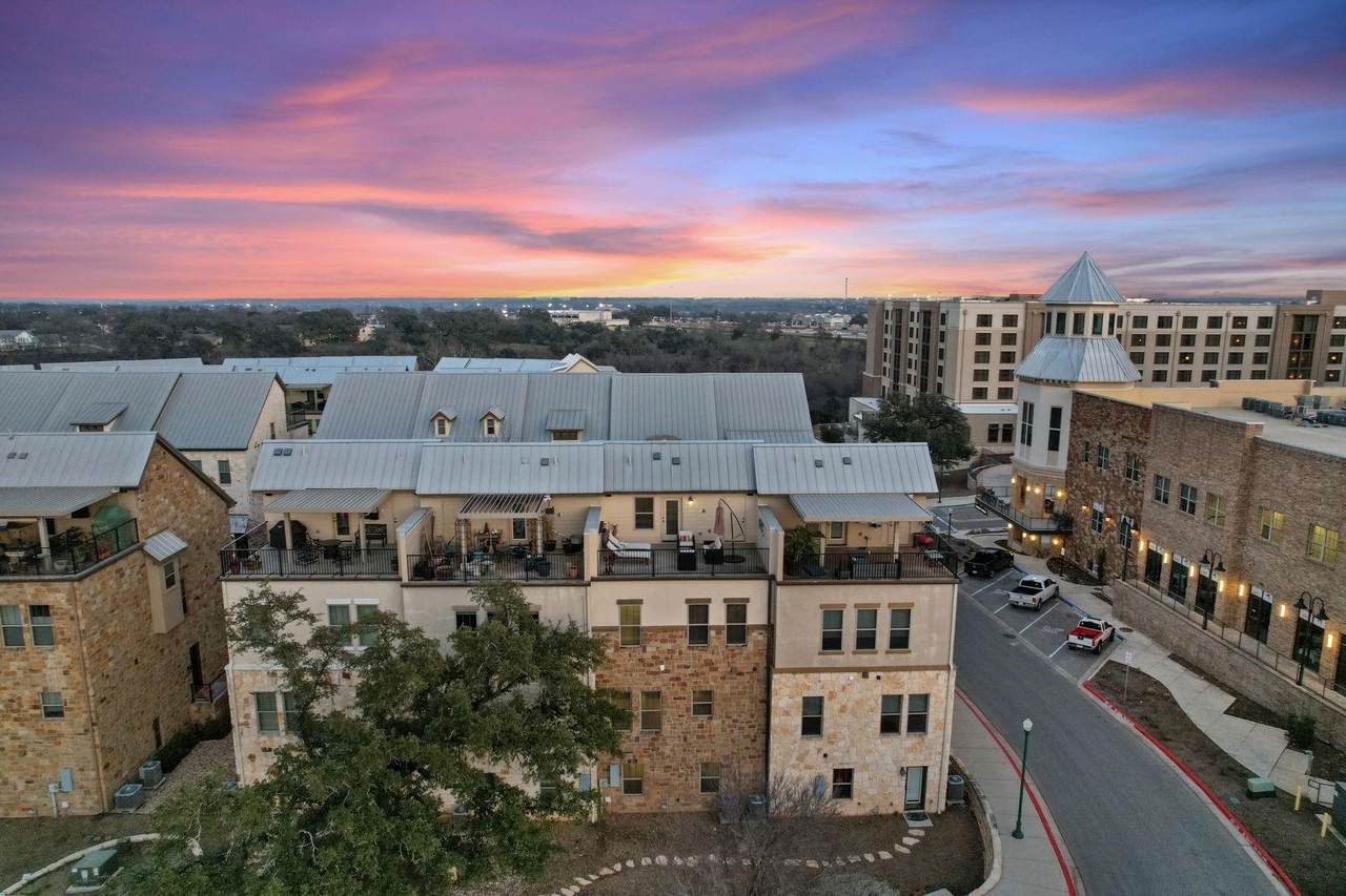 1005 Highknoll Ln - Photo 1