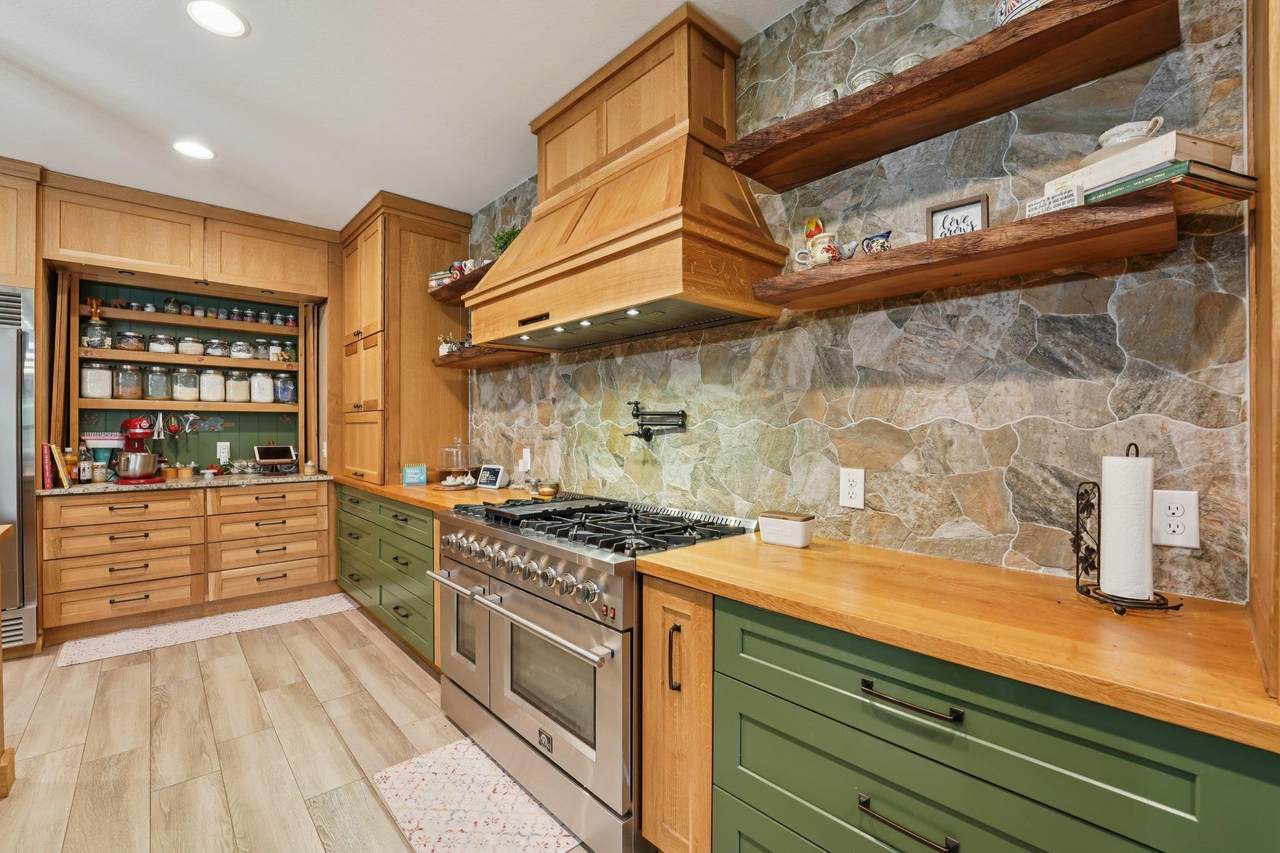 156 Three Creeks Dr - Photo 1