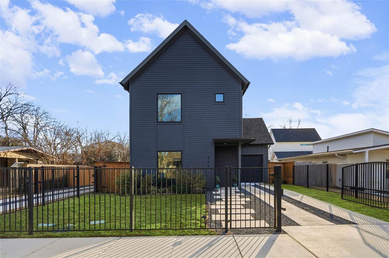 205 Croslin St - Photo 1