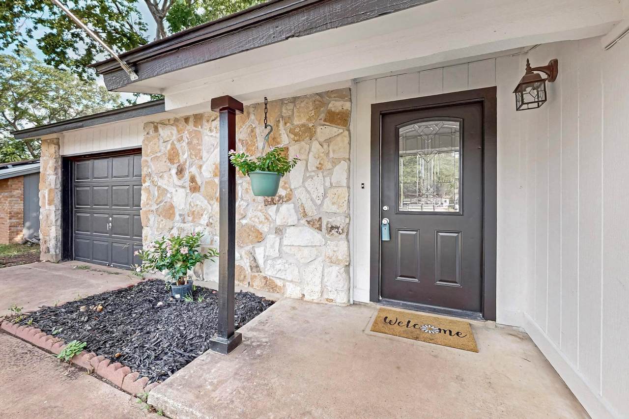 1104 Speer Ln - Photo 1