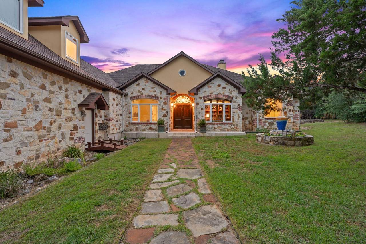 8121 Bluff Trl - Photo 1