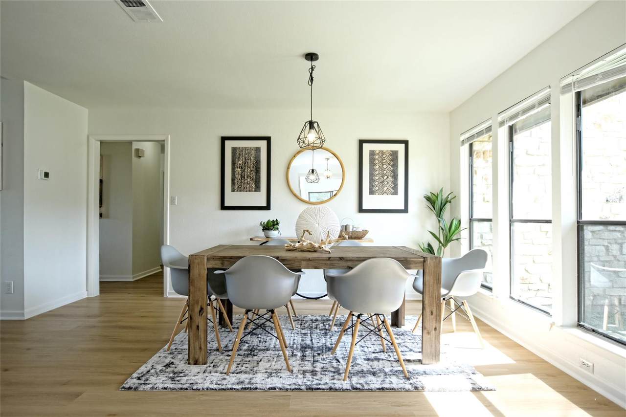 302 Seawind St - Photo 1