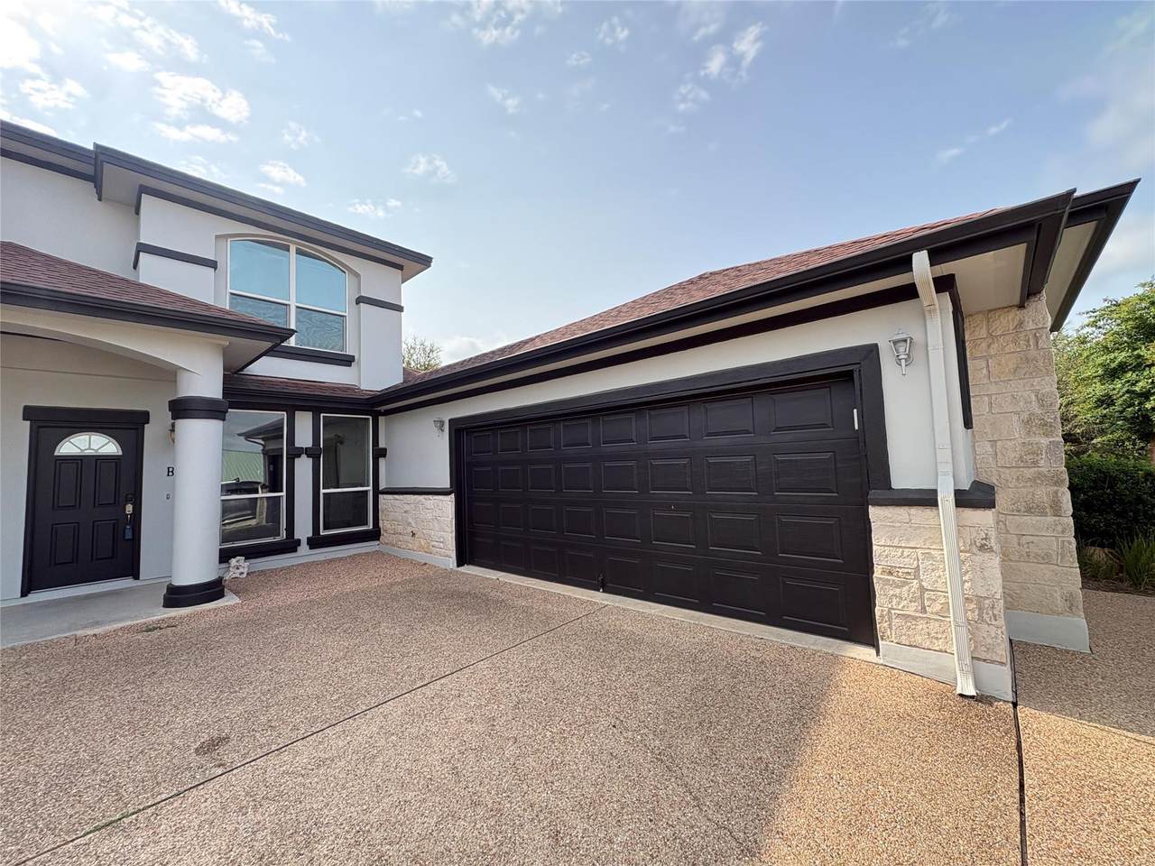 1213 Delsie Dr - Photo 1