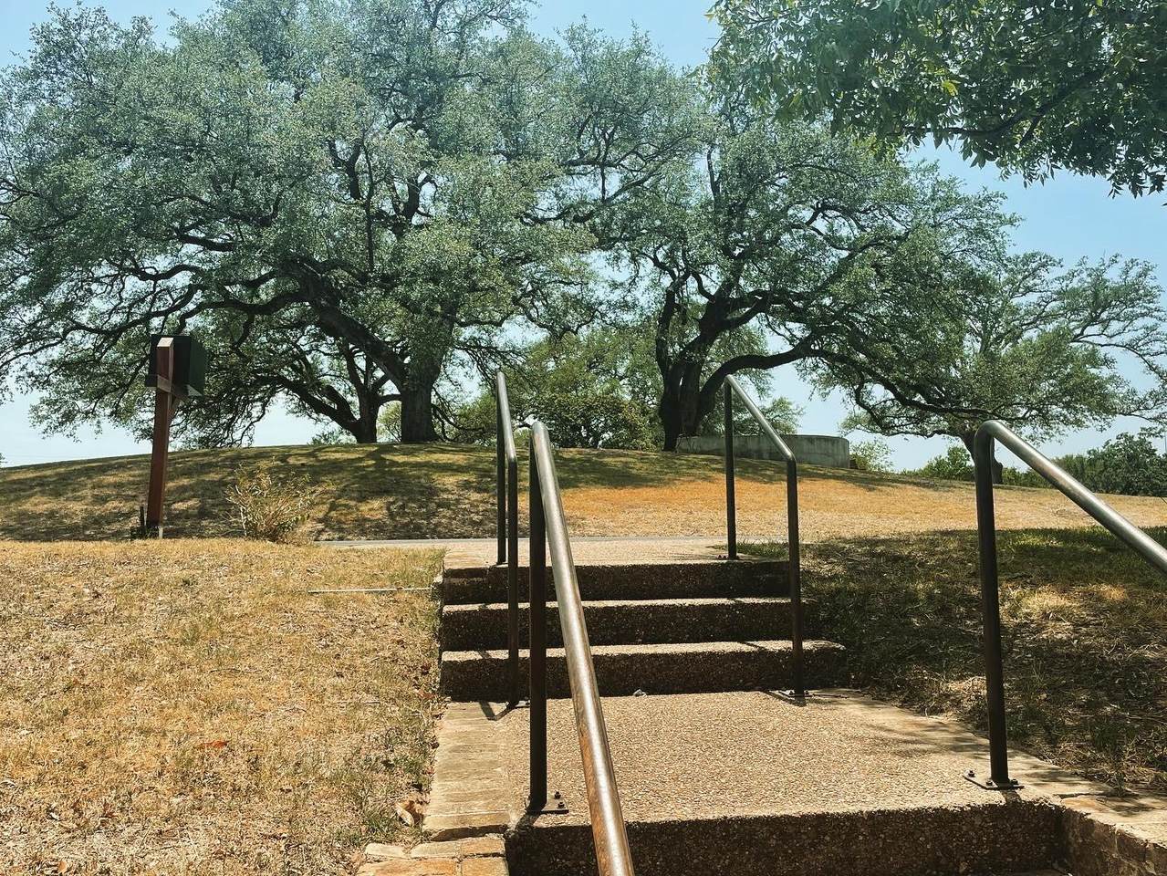 https://bt-photos.global.ssl.fastly.net/austin/1280_boomver_3_7365493-2.jpg