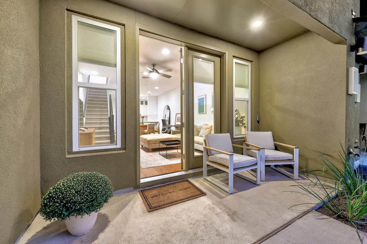 2517 Simond Ave - Photo 1