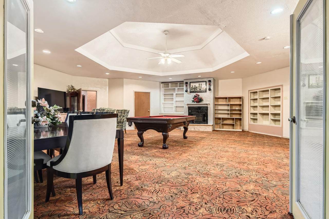 200 Woodlands Dr - Photo 1