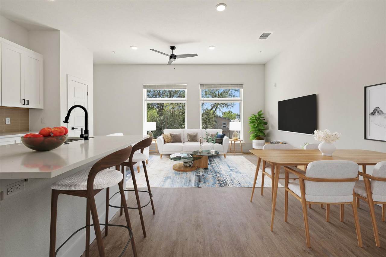 1811 Webberville Rd - Photo 1