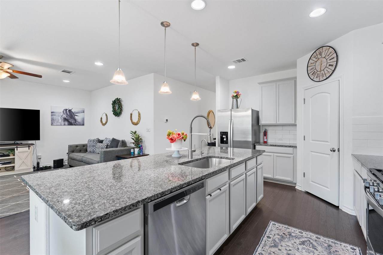 12009 Texana Trl - Photo 1