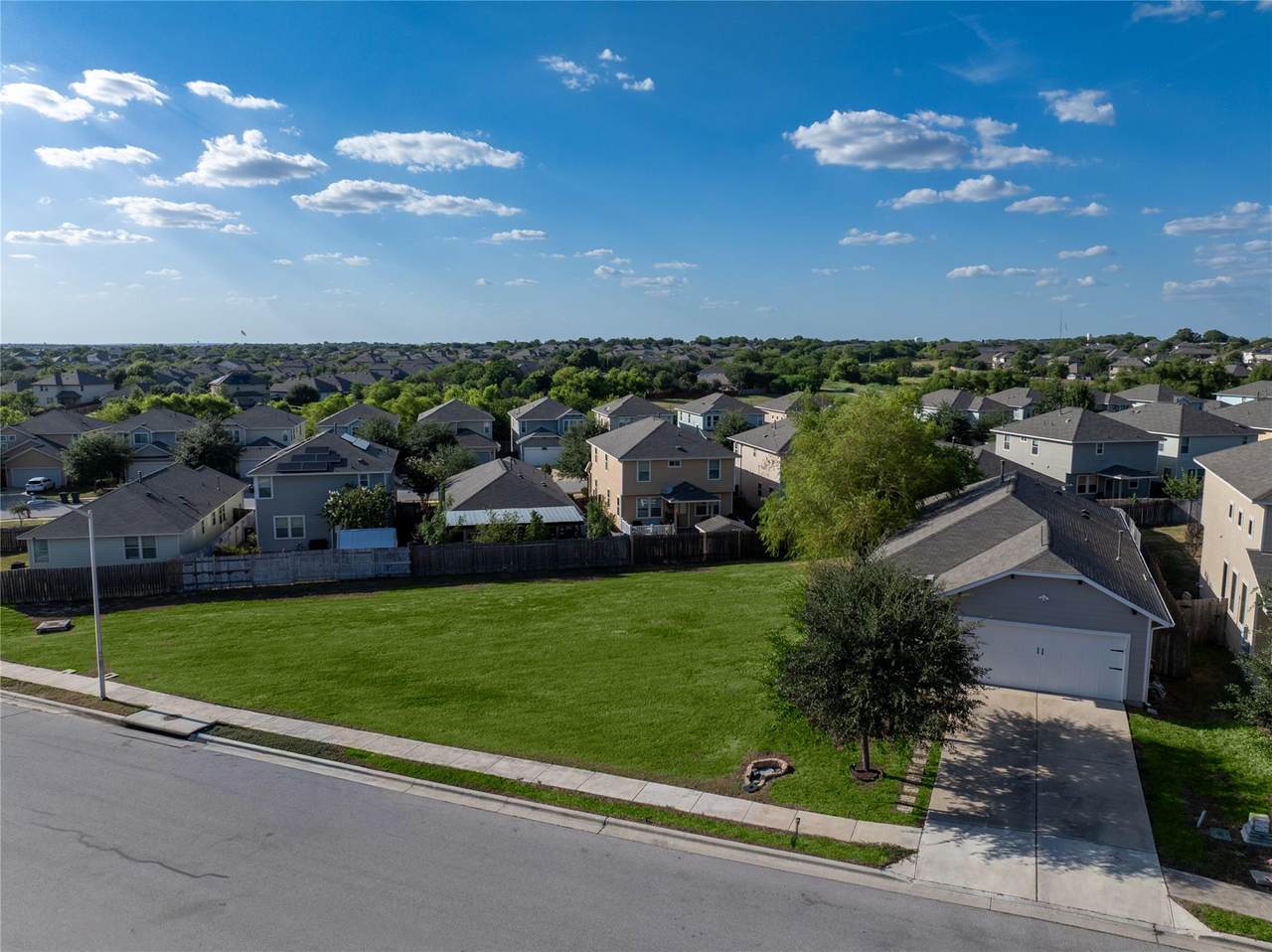 326 Pearl Way - Photo 1