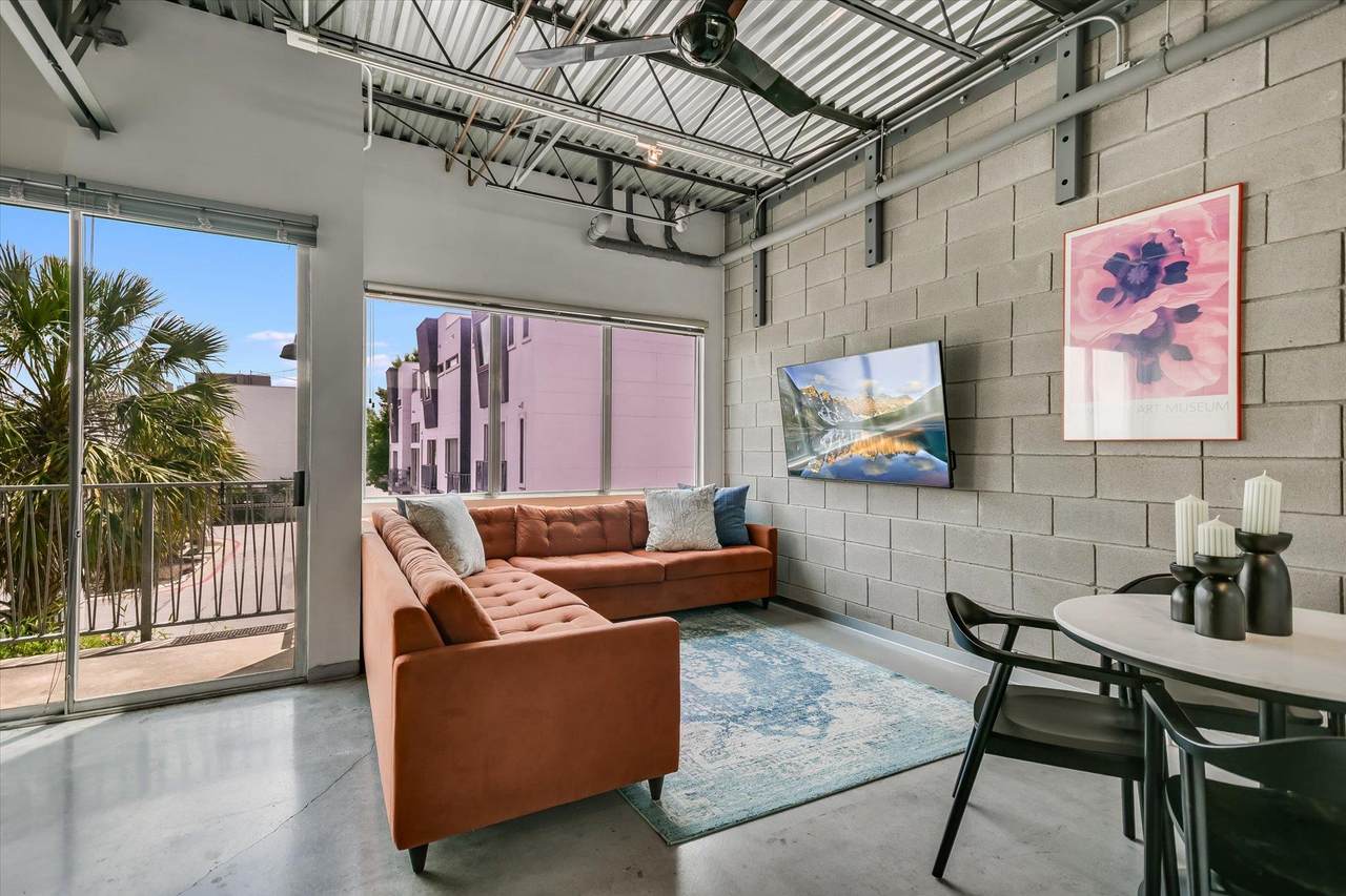 4801 Congress Ave - Photo 1