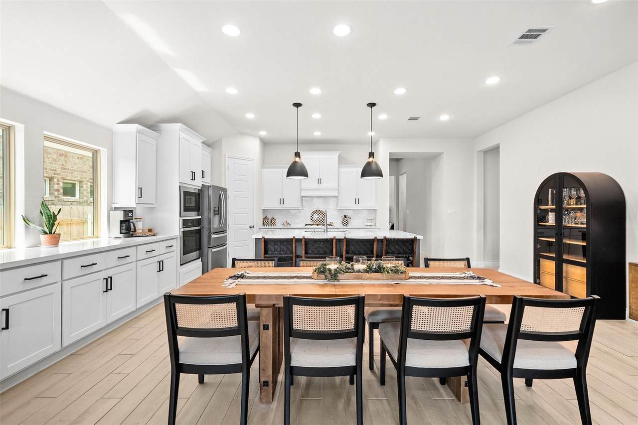 512 Monrovia Ct - Photo 1