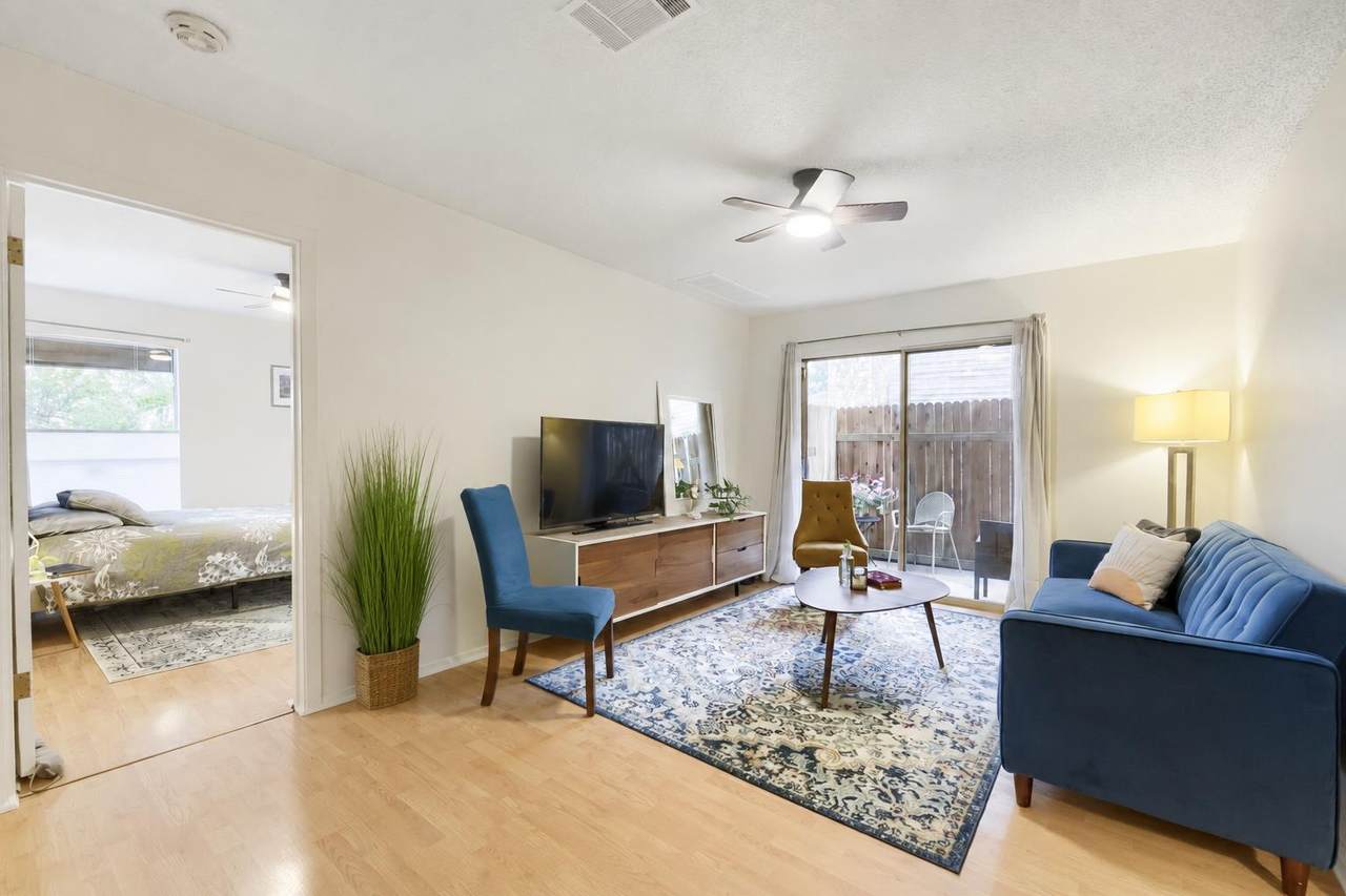 6903 Deatonhill Dr - Photo 1