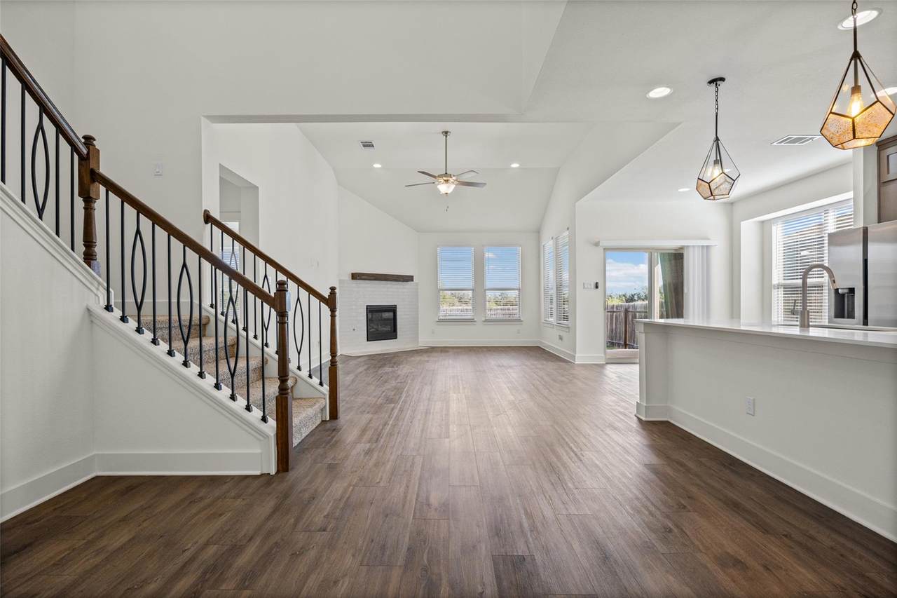 545 Elm Green St - Photo 1