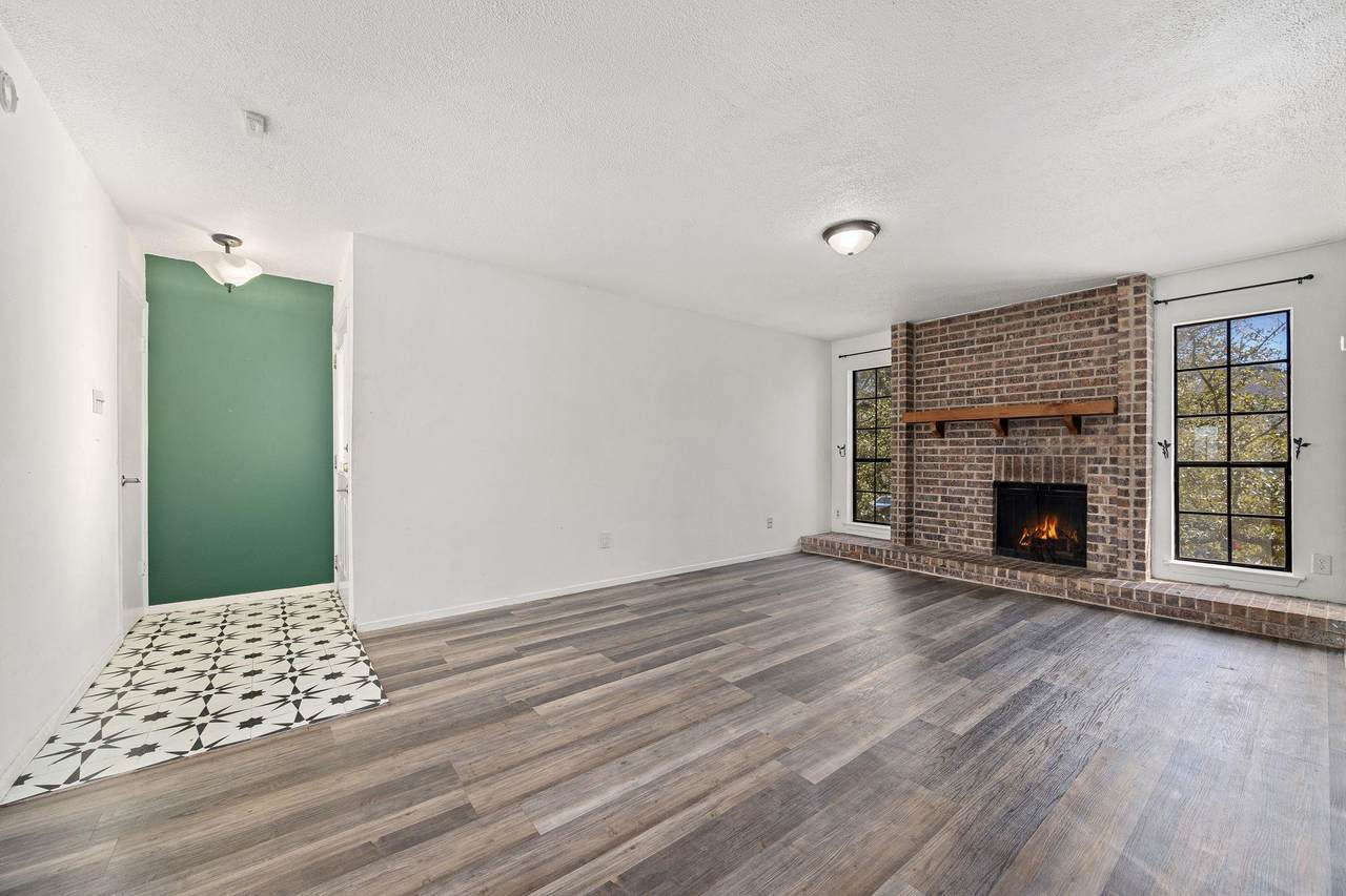 4159 Steck Ave - Photo 1