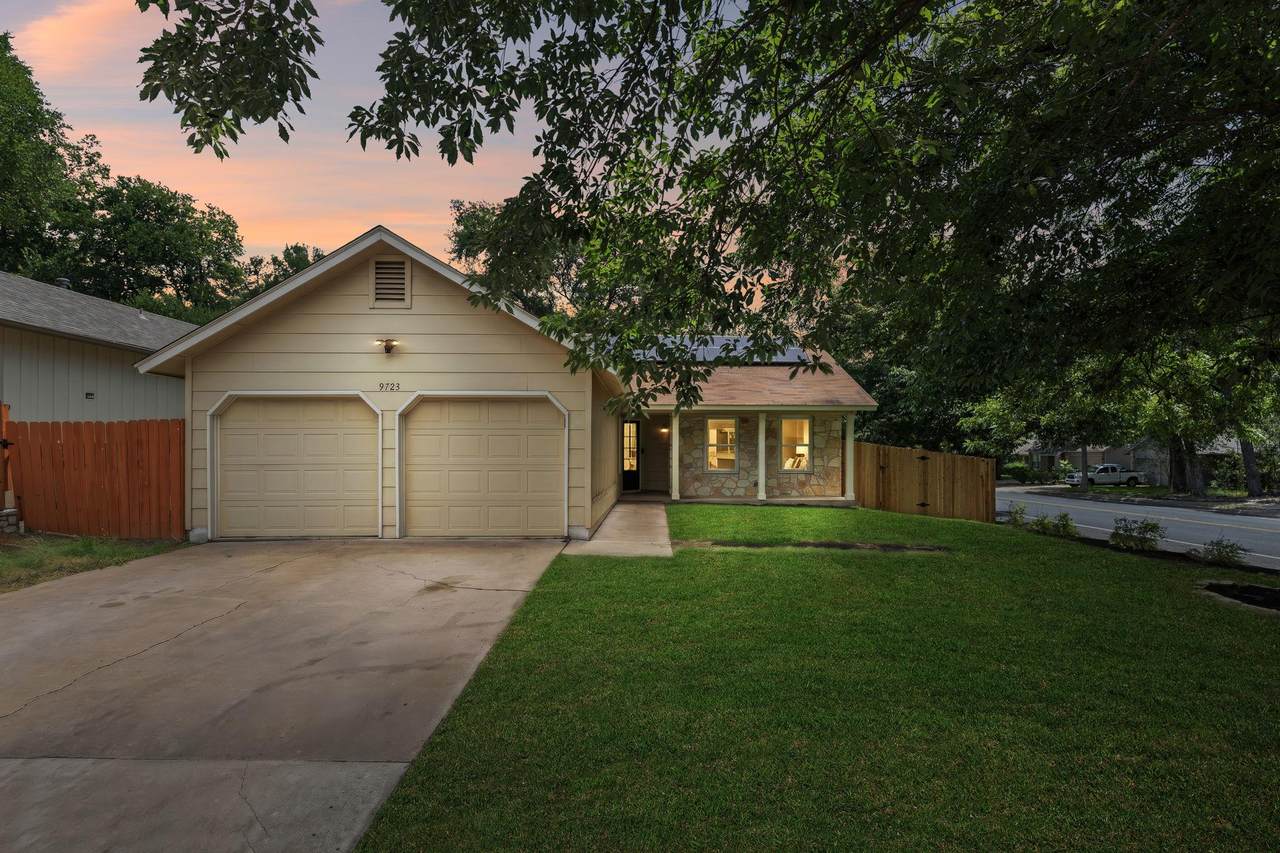 9723 Moorberry St - Photo 1