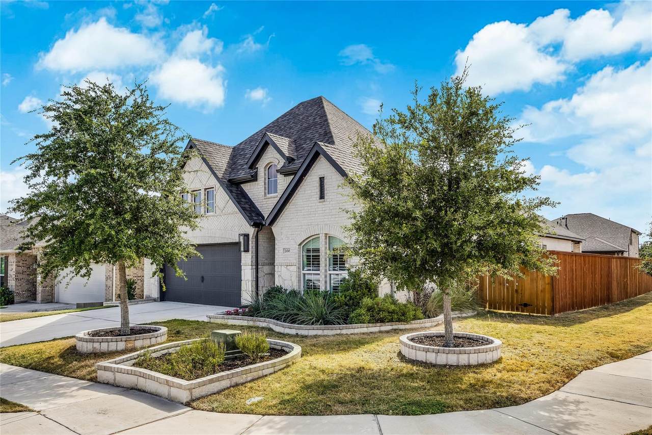 200 Green Knoll Ln - Photo 1