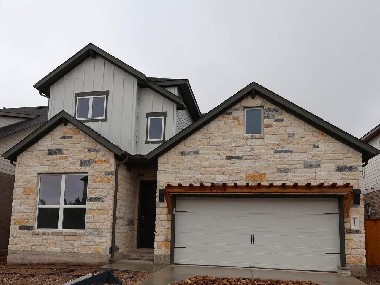 836 Corvallis Dr - Photo 1
