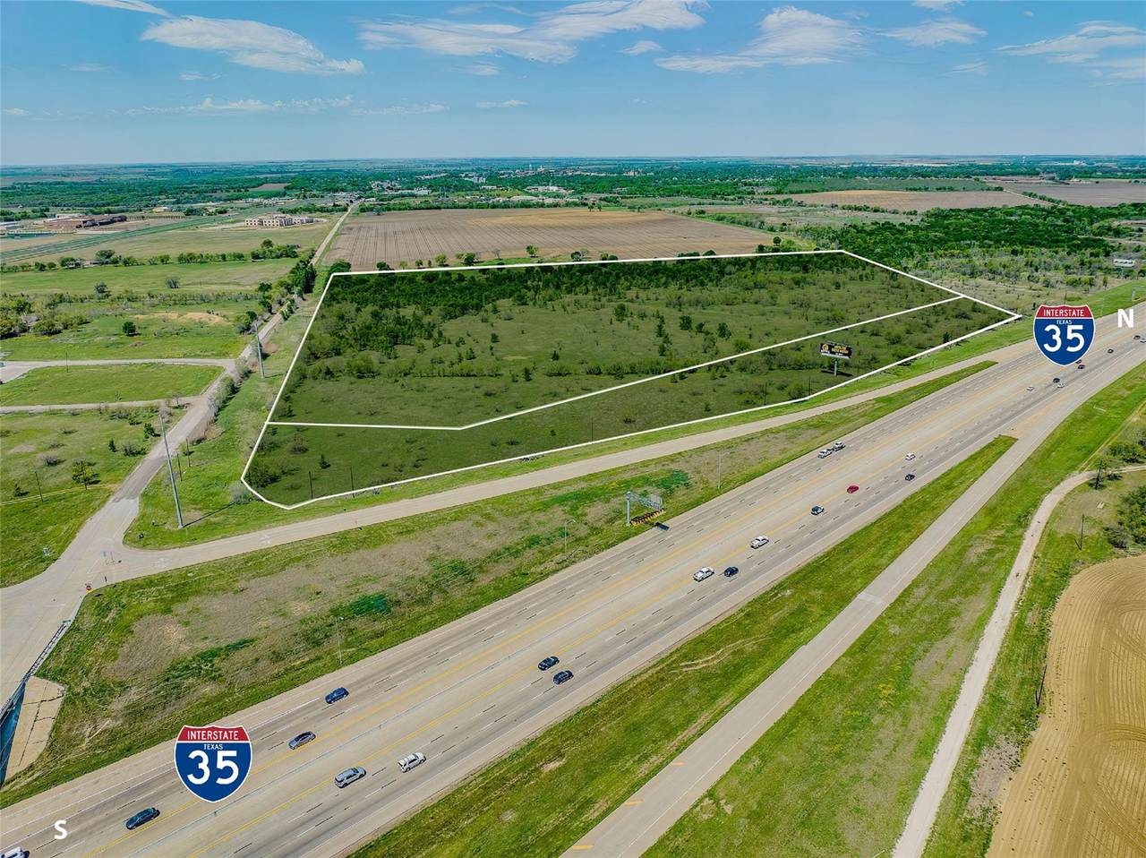 I-35 Hcr 3100, I-35 Freeway - Photo 1