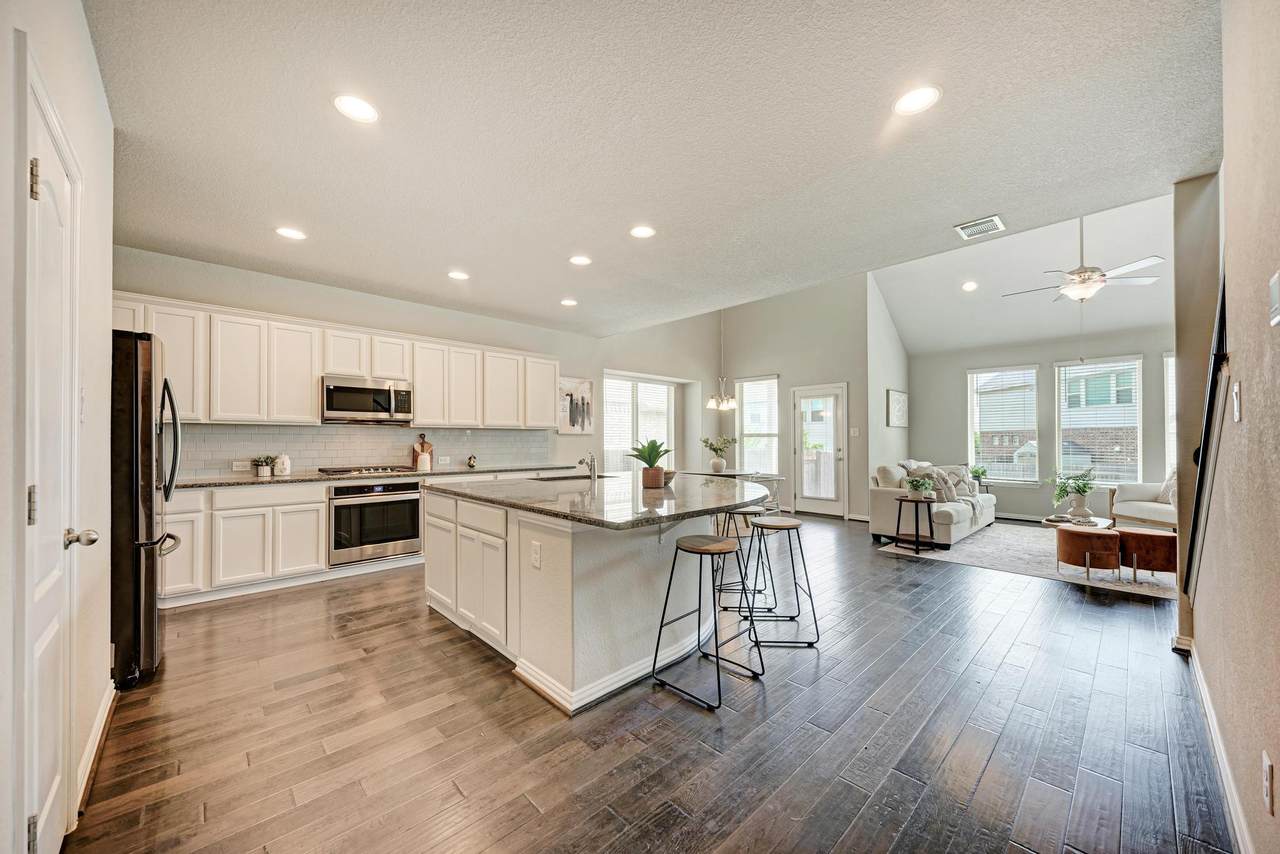 284 Everglade Dr - Photo 1