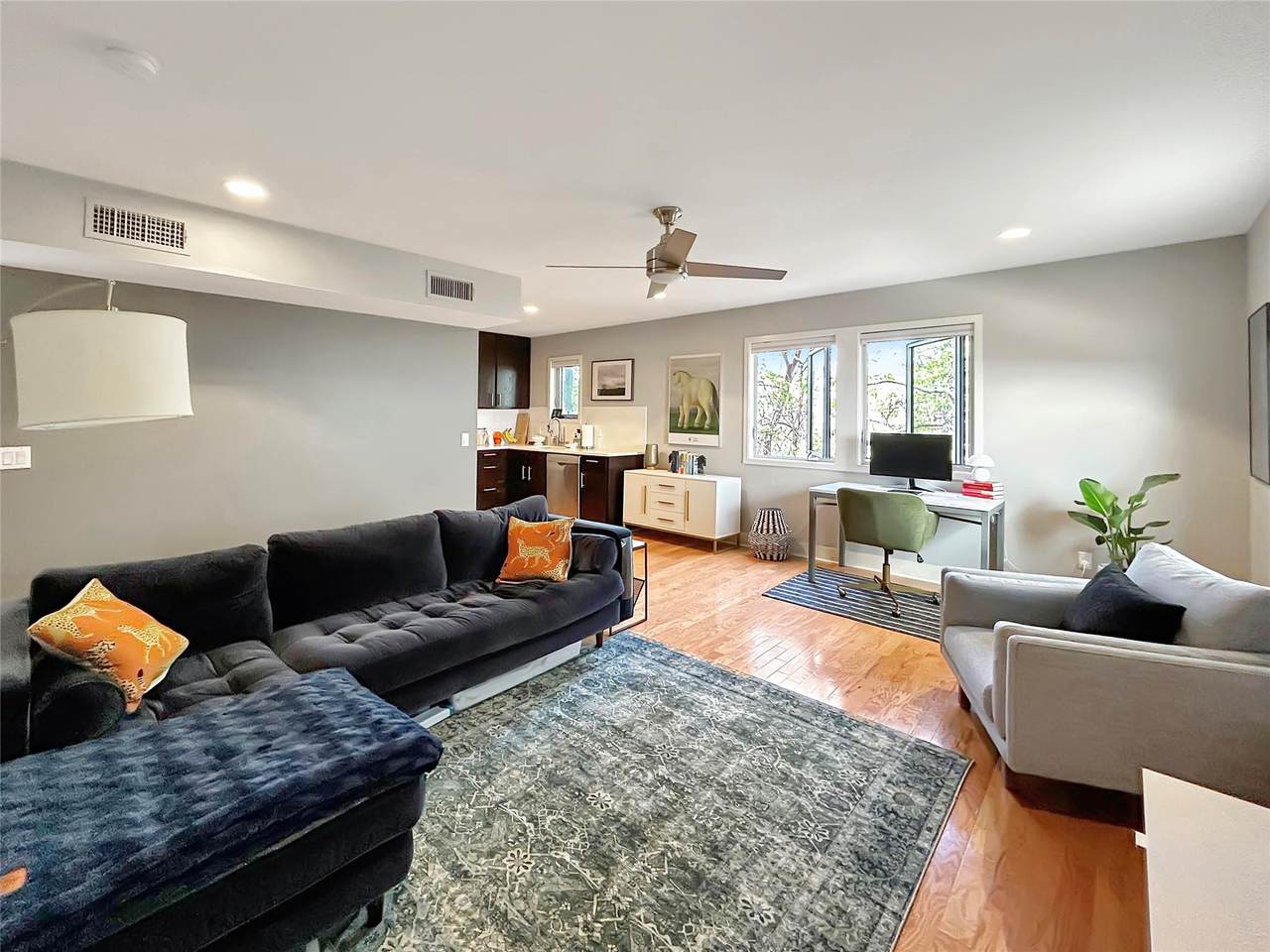 904 West Ave - Photo 1