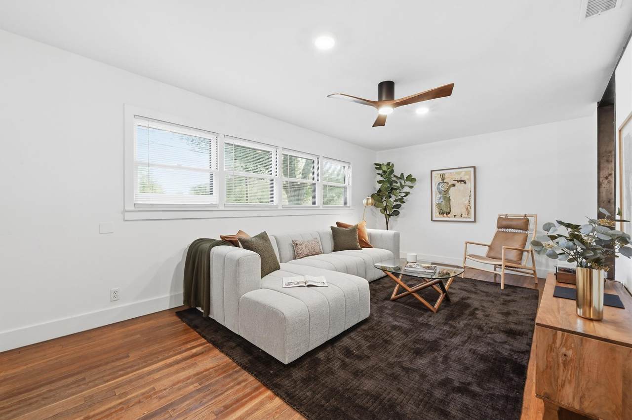 820 Bois D'arc St - Photo 1