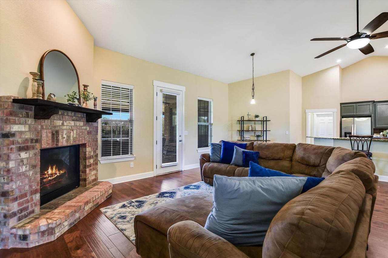 212 Christine Ln - Photo 1