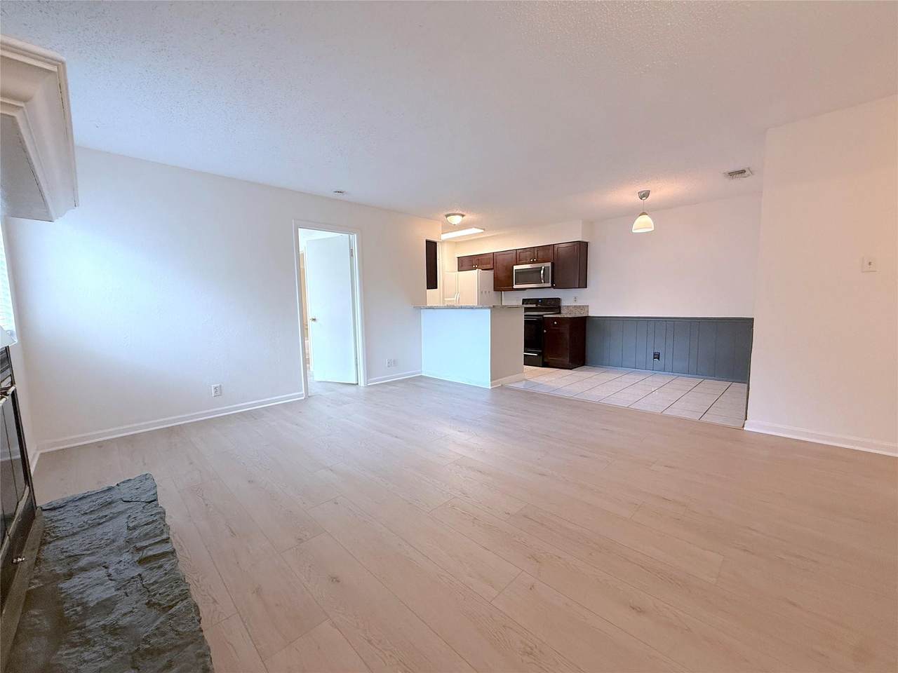 9900 Hundred Oaks Cir - Photo 1