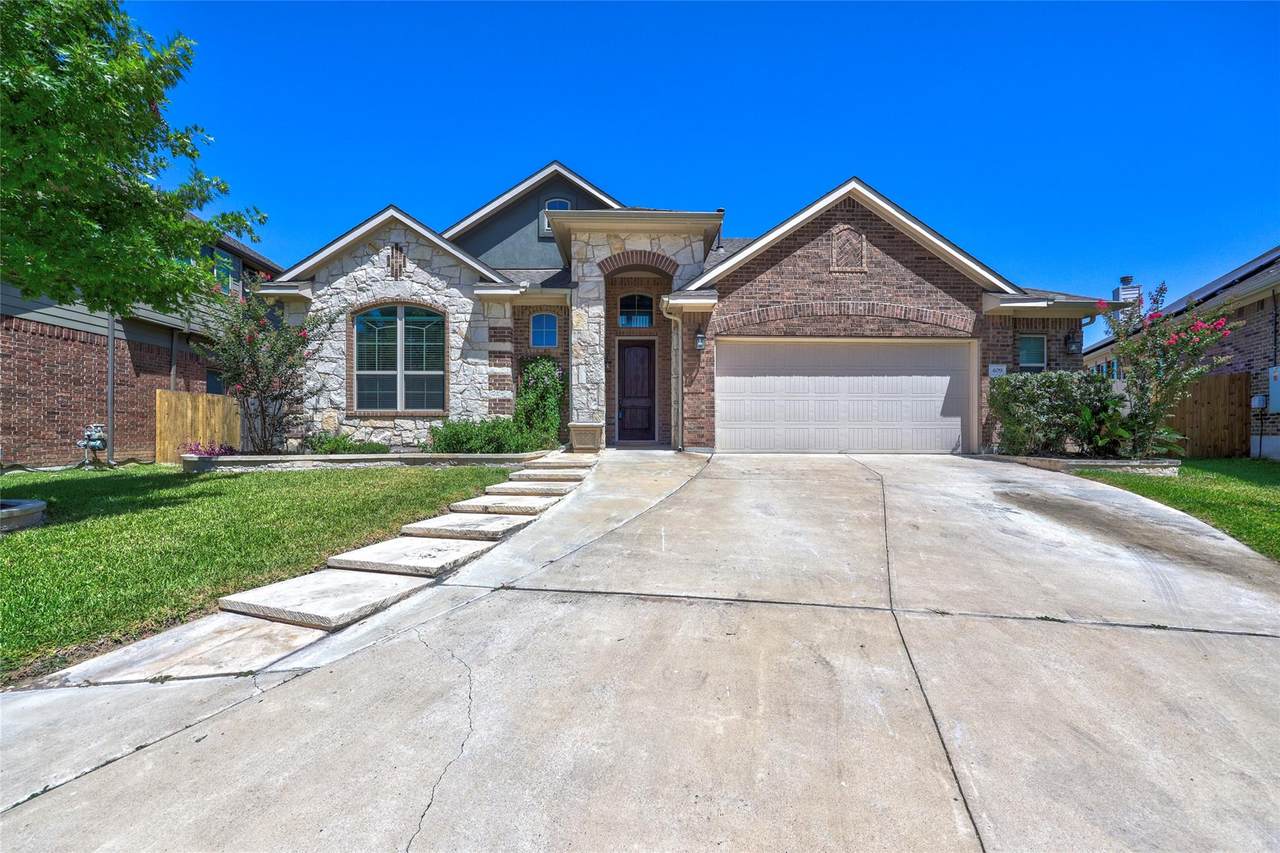 409 Betony Loop - Photo 1