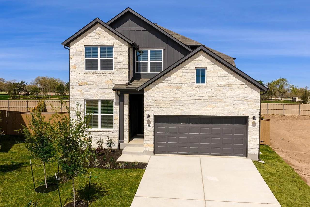 227 Kingswood Dr - Photo 1