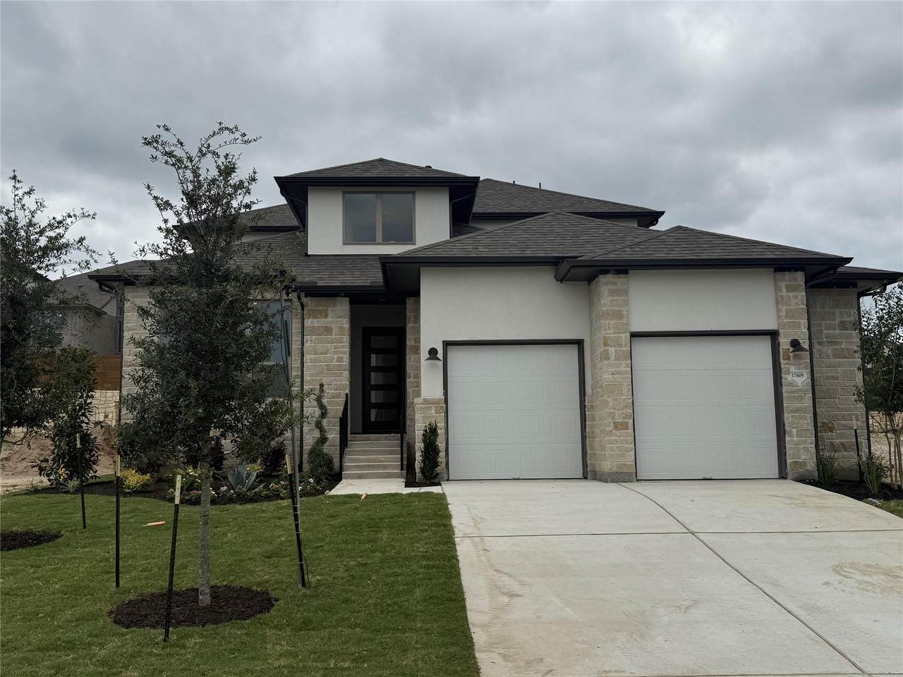 17609 Chamoix Dr - Photo 1