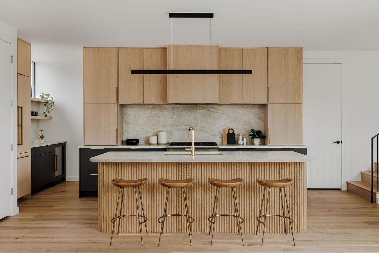 303 Elizabeth St - Photo 1