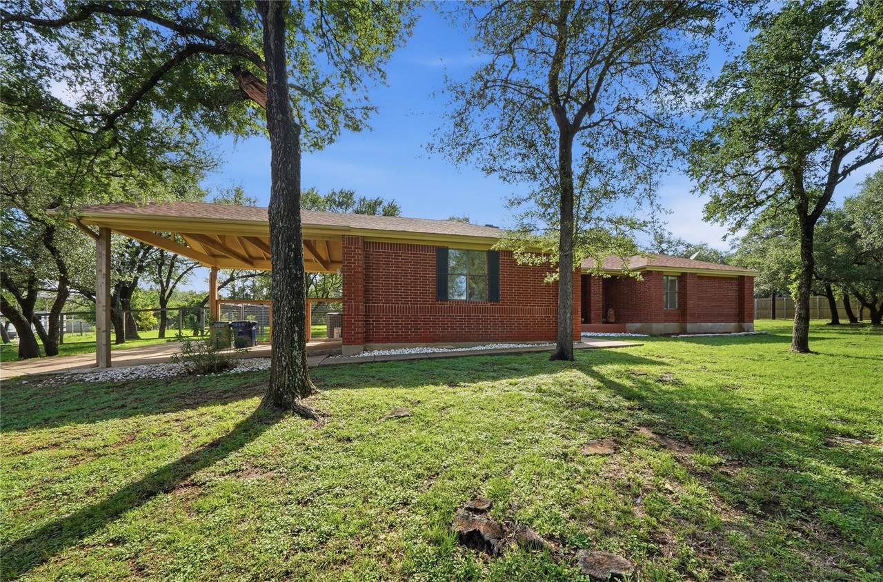 203 Shoal Dr - Photo 1