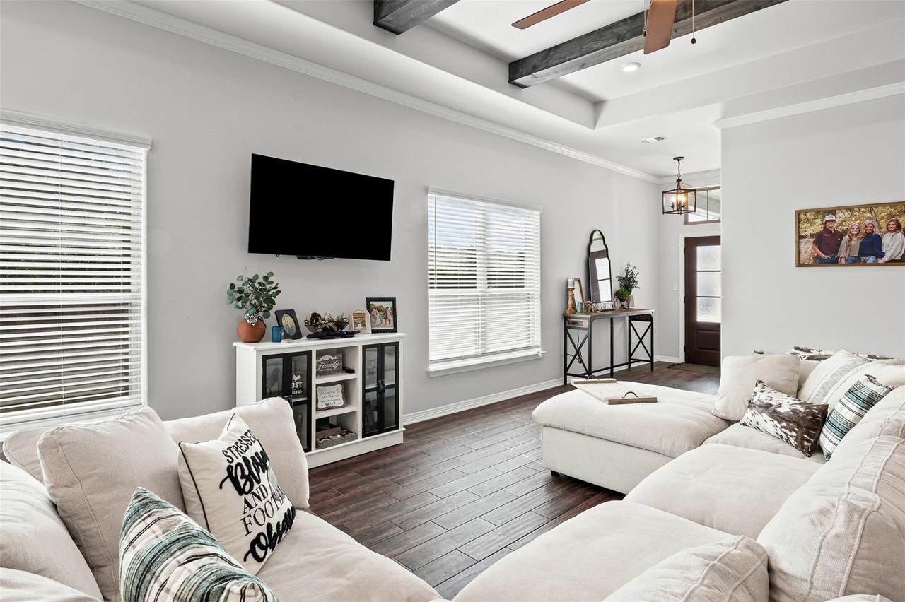 707 Eagle Pass Dr - Photo 1