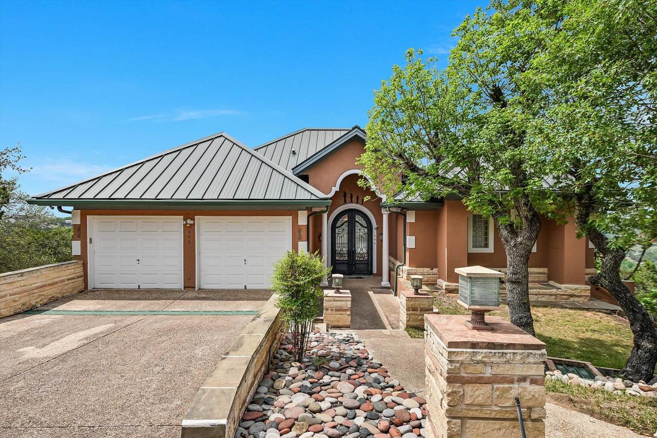 695 Sunset Dr - Photo 1